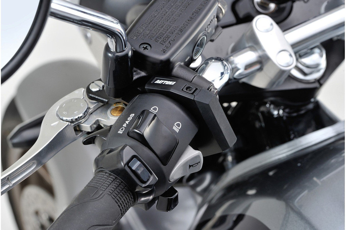 Dobbelt USB stik til styrmontering - Daytona - Pitboxen Performance