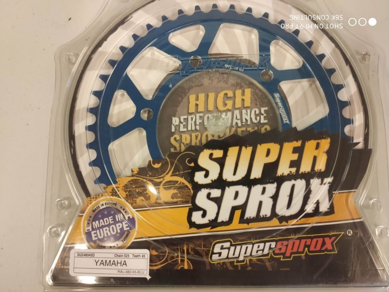 Alu bagkædehjul, blå 525 - 45T - Supersprox til Yamaha og Suzuki - Pitboxen.dk