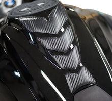 Tankpad (soft touch) - carbon - Pitboxen.dk